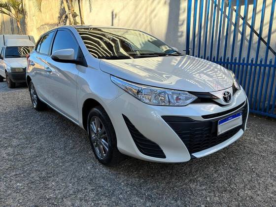TOYOTA YARIS 1.5 16V FLEX XL PLUS CONNECT MULTIDRIVE TOYOTA YARIS 1.5 16V FLEX XL PLUS CONNECT MULTIDRIVE